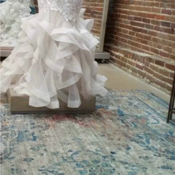 Allure Bridal Wedding Dress - Picture 4 of 4